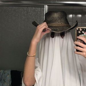 Meet your Posher, Maya